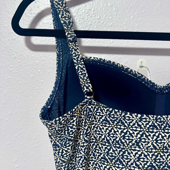 Nip tuck swim tintilating tile foil Joanne twist front one piece swimsuit 8 - Picture 7 of 10